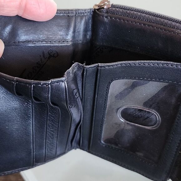 Fossil Leather Wallet - Picture 6 of 9